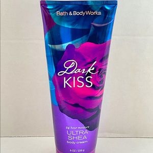 Bath & Body Works: Dark Kiss Body Cream
